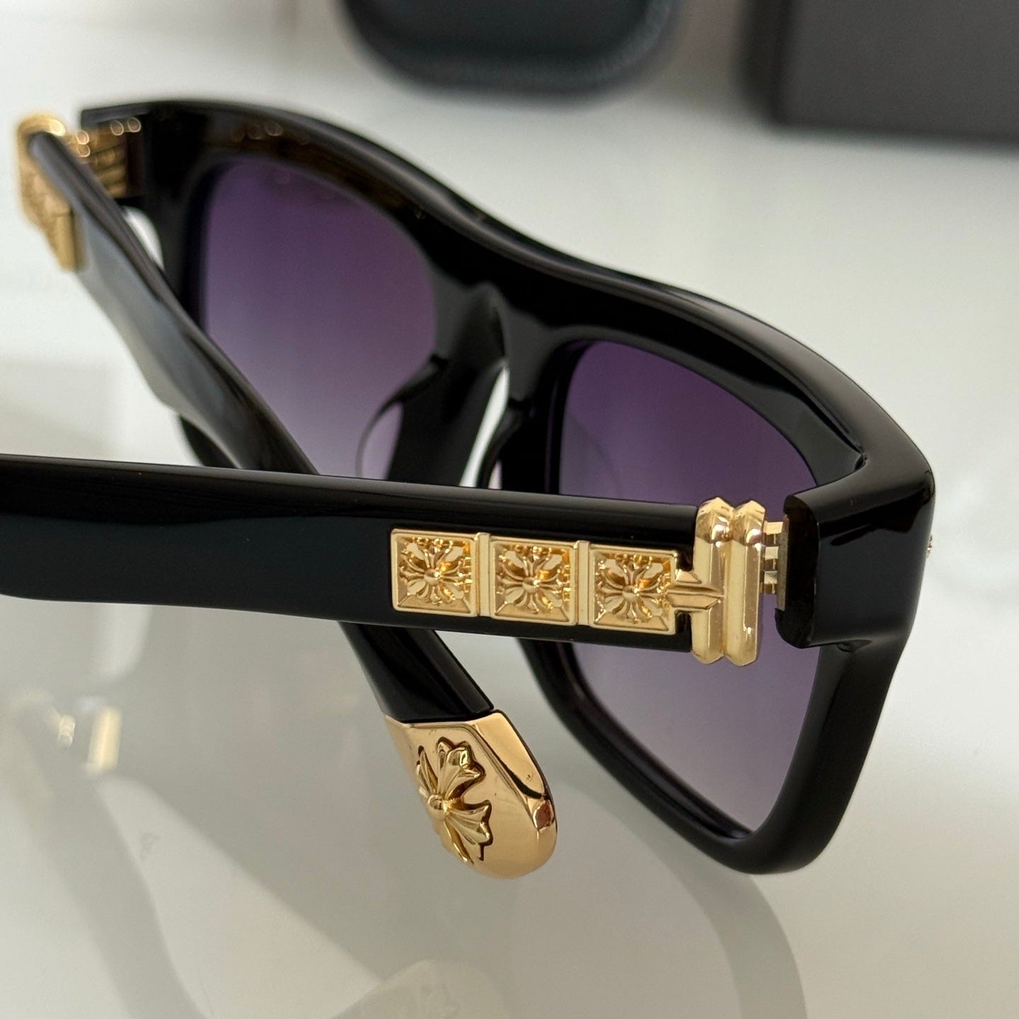 Sluss Bussin Sunglasses 57-19-137